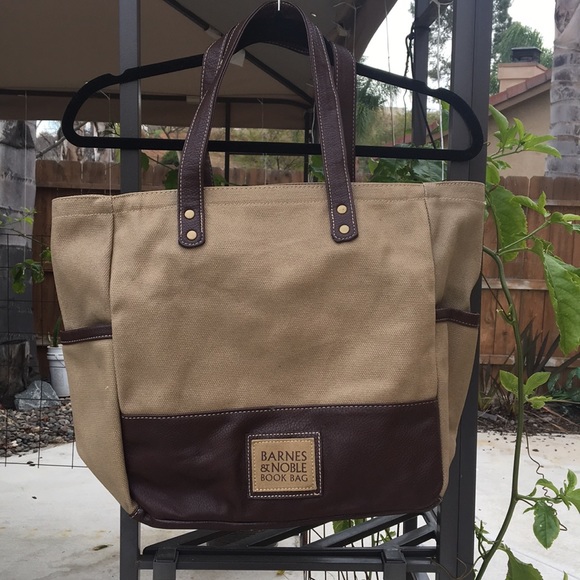 barnes & noble Handbags - 🌹Barnes & Noble Bag. In 2 for $20 Bundle Sale